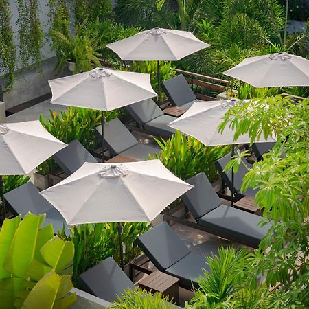 Eightfold Urban Resort Siem Reap Luaran gambar The pool at the hotel