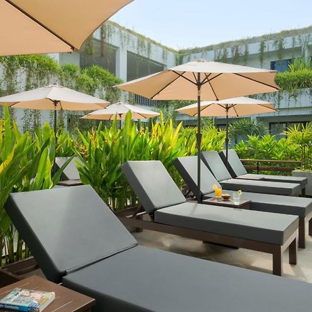 Eightfold Urban Resort Siem Reap Luaran gambar Pool Deck