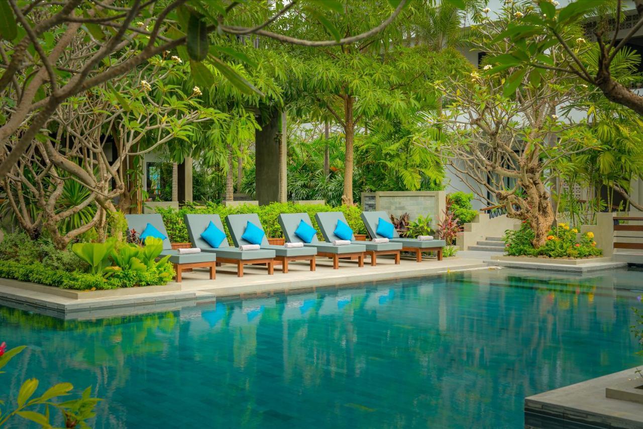 Eightfold Urban Resort Siem Reap Luaran gambar The swimming pool at The Sukhothai