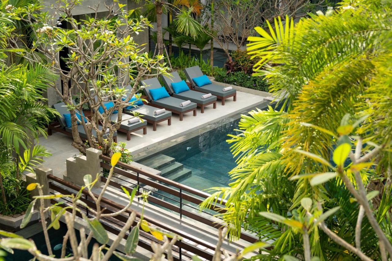 Eightfold Urban Resort Siem Reap Luaran gambar The swimming pool at the hotel
