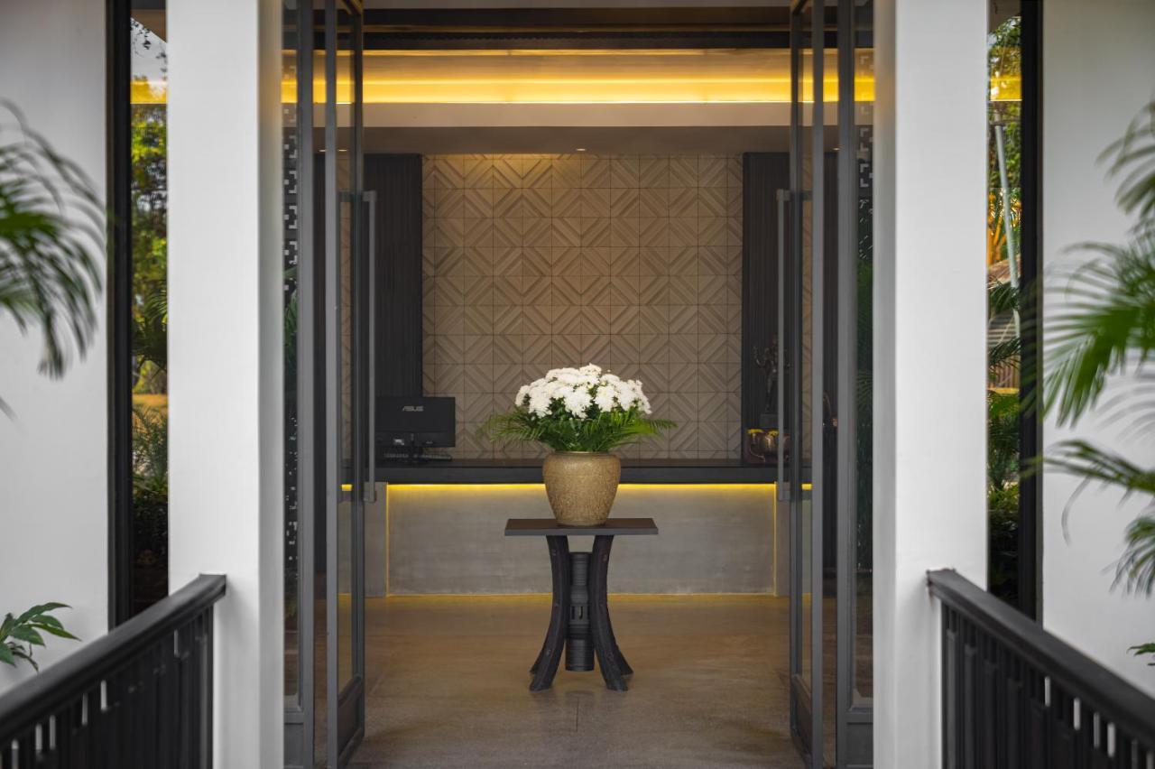 Eightfold Urban Resort Siem Reap Luaran gambar The reception area at the hotel