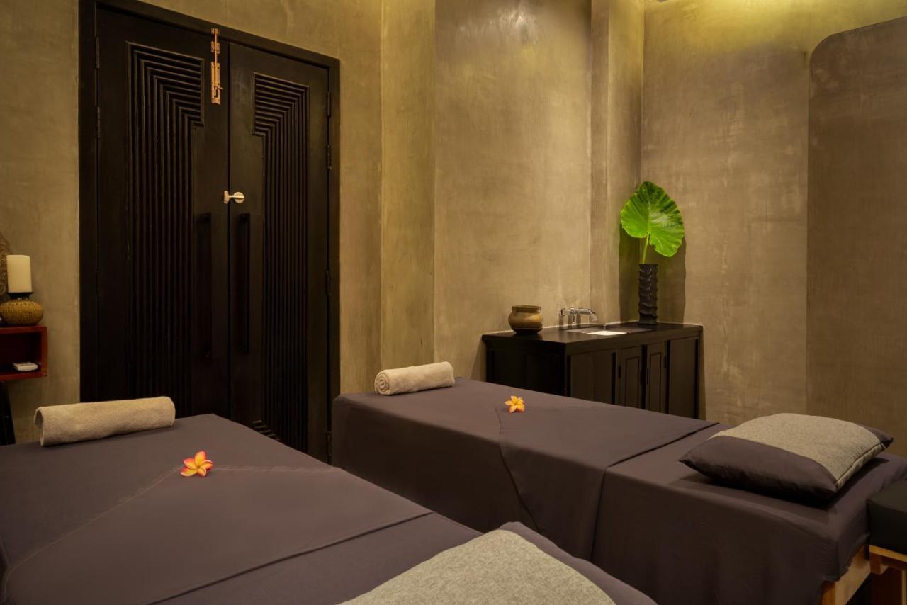 Eightfold Urban Resort Siem Reap Luaran gambar A spa treatment room