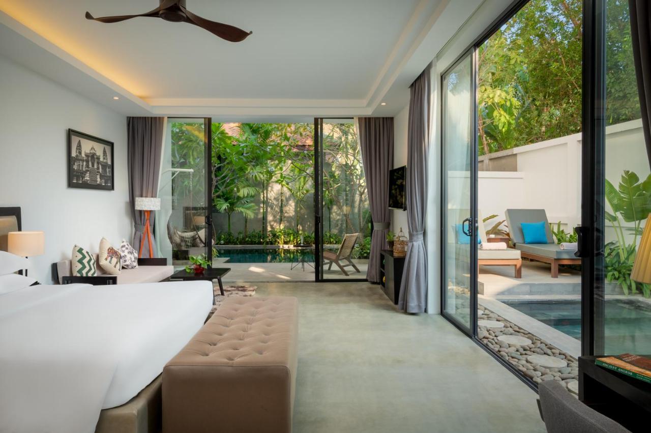 Eightfold Urban Resort Siem Reap Luaran gambar A pool villa at The Village Phuket