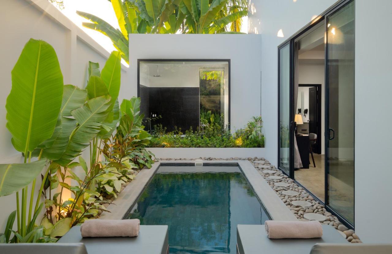 Eightfold Urban Resort Siem Reap Luaran gambar A private pool at a hotel